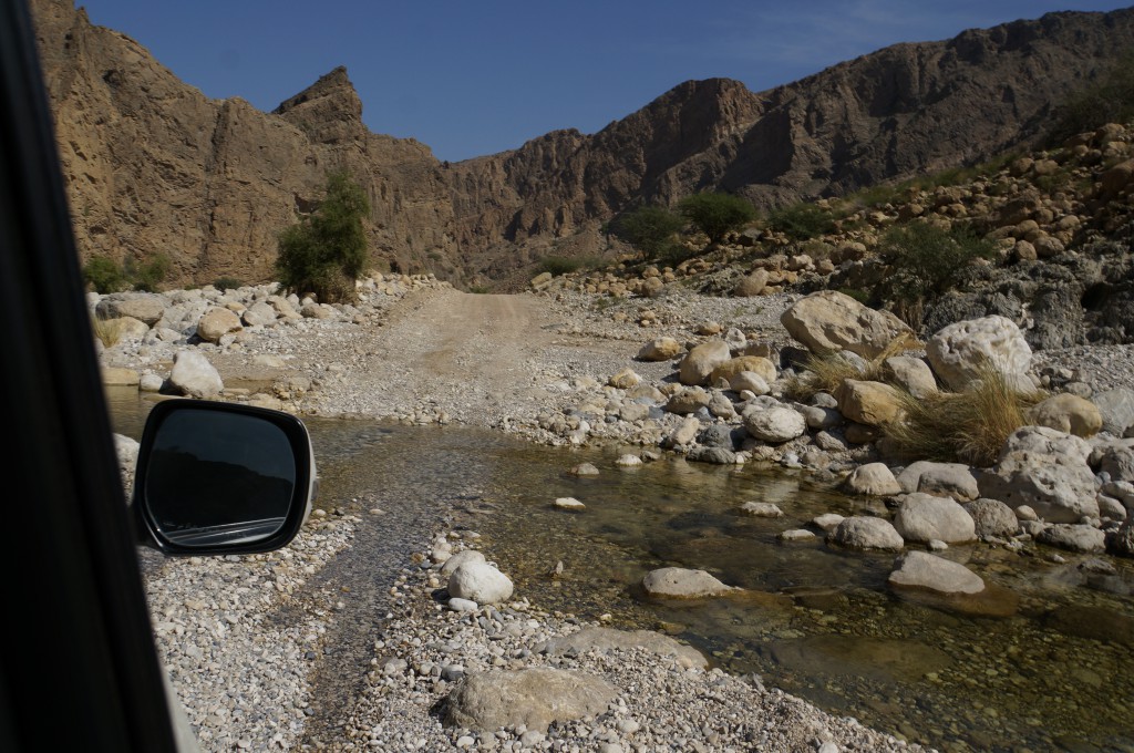 Offroad im Wadi im Oman
