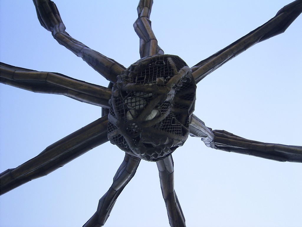 Spinne von unten am Guggenheim Museum, Bilbao