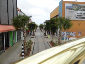 mit der Straßenbahn durch Oranjestad