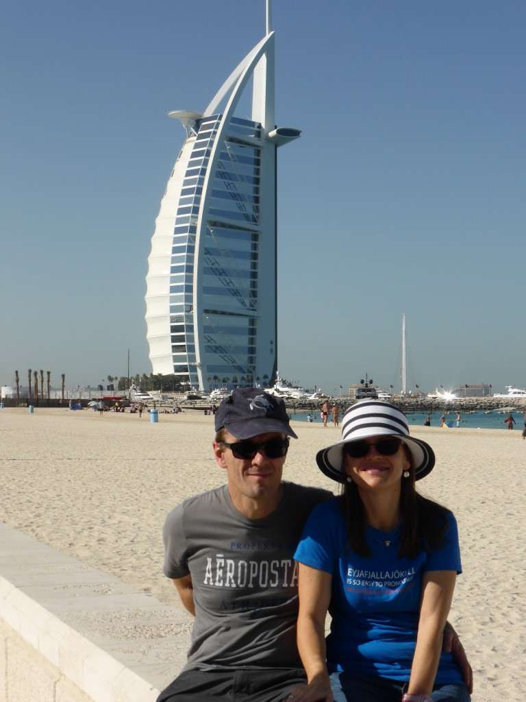 Am Strand von Jumeirah mit dem Burj Al Arab