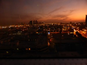 Lichtermeer vor dem Majestic Tower Hotel in Dubai