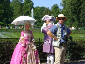 die sehen doch fast echt aus, oder? They look nearly like the Tsar, don´t you think so?