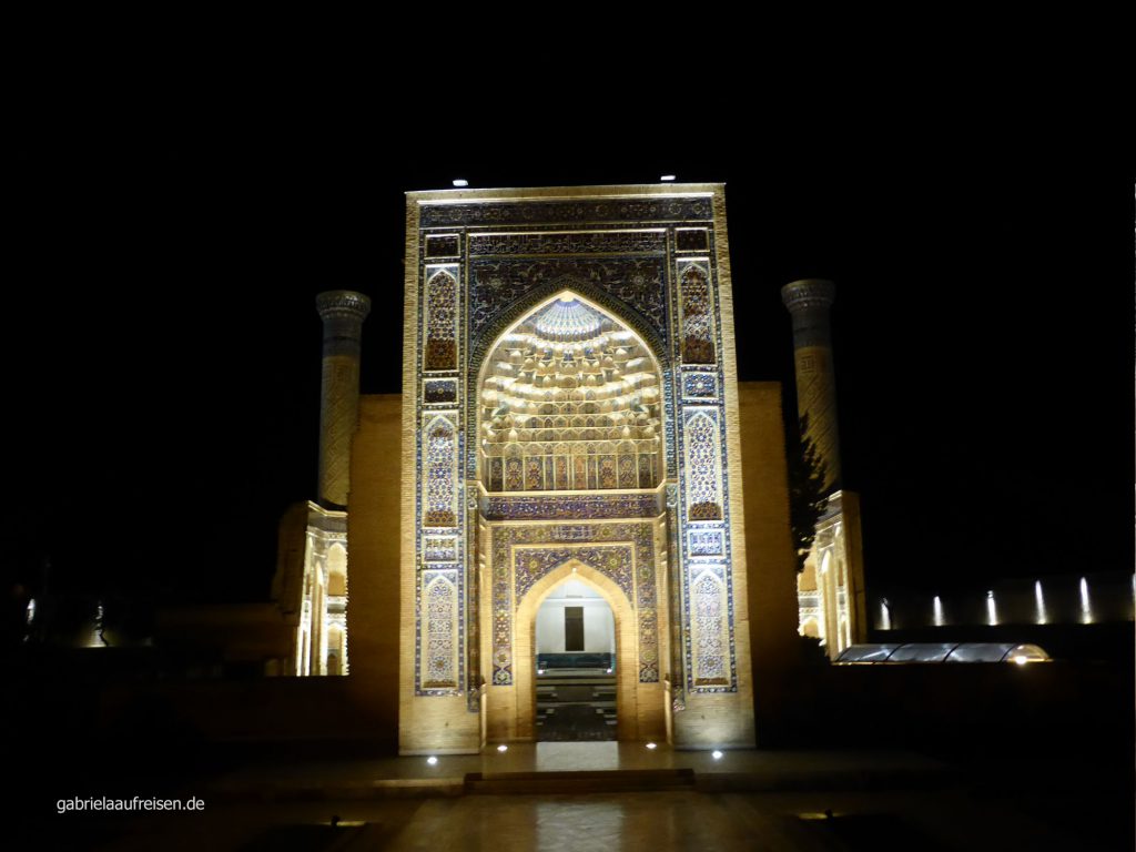 Gur-emir Mausoleum bei Nacht