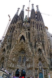 die Sagrada Familia von außen