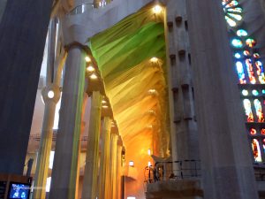 Lichtspiel der Fenster in der Sagrada Familia