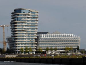 neue Häuser im Hamburger Hafen, in der Hafen City