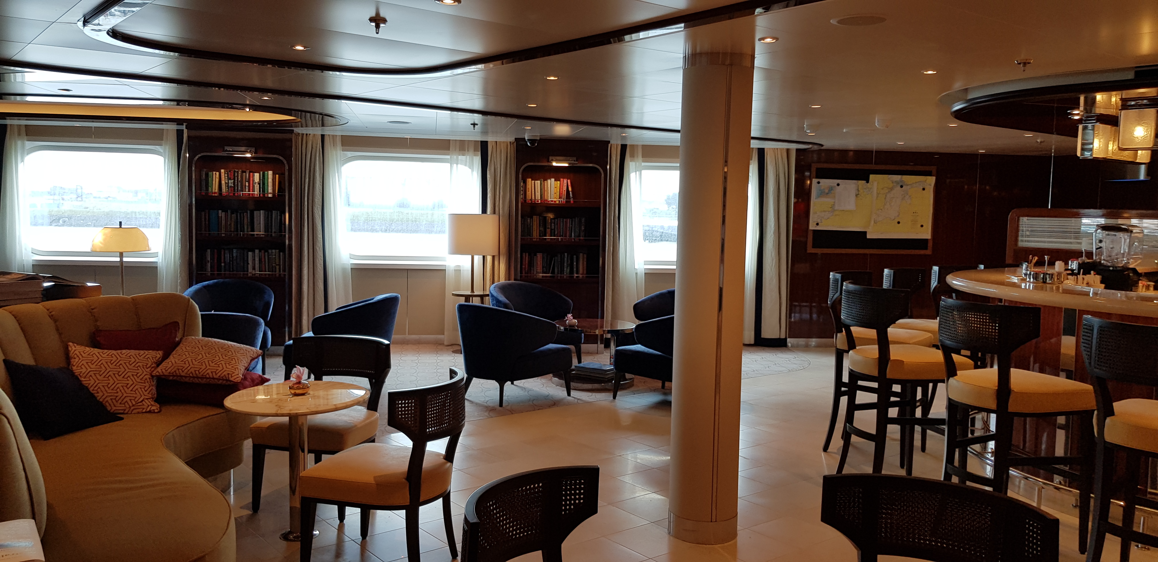 Lounge on Seabourn Ovation