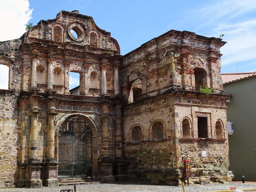 Kirchenruinen in Panama