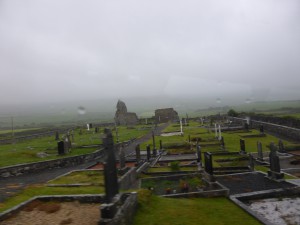 Alter Friedhof in Irland im Regen Old graveyard in the rain