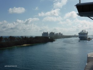 Atlantis hotel on Paradise Island and the Oasis of the Seas