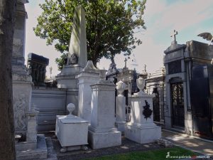 graves in Buenos Aires