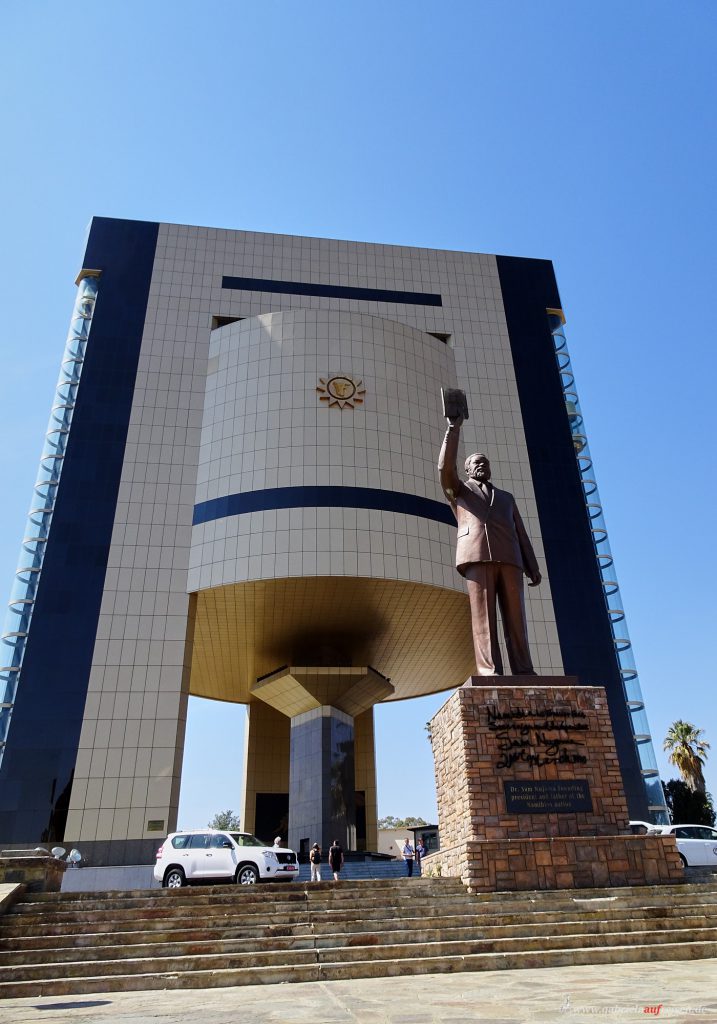 Dieses Bild hat ein leeres Alt-Attribut. Der Dateiname ist Independende_Memorial_Museum_Windhoek-717x1024.jpg