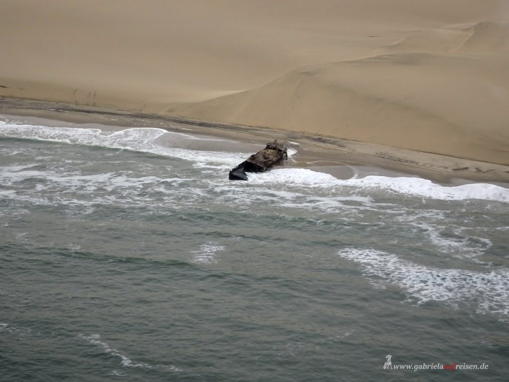 Dieses Bild hat ein leeres Alt-Attribut. Der Dateiname ist shipwreck_at_Skeleton_coast-1024x768.jpg