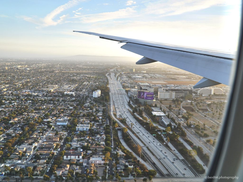 Dieses Bild hat ein leeres Alt-Attribut. Der Dateiname ist Flug-ueber-Los-Angeles-1024x768.jpg