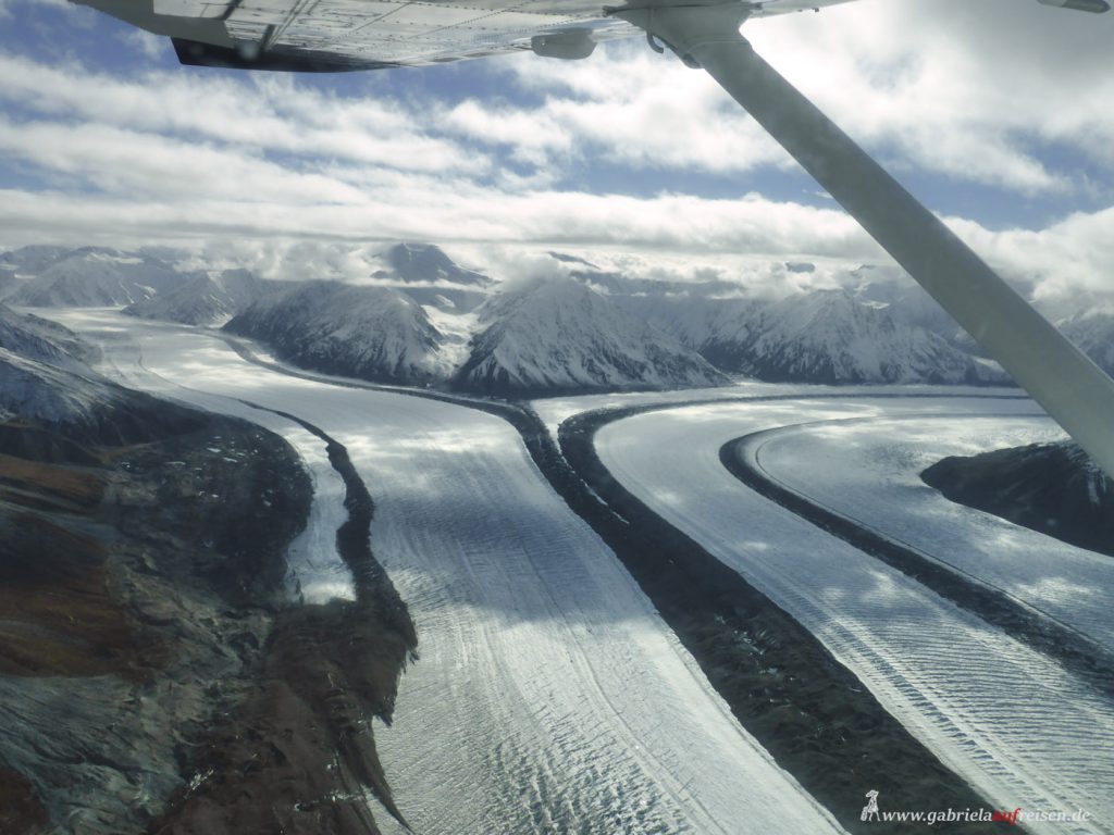 Dieses Bild hat ein leeres Alt-Attribut. Der Dateiname ist glacier-in-Kluane-National-Park-1024x768.jpg