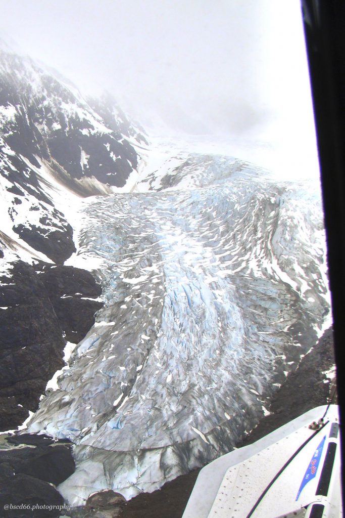 Dieses Bild hat ein leeres Alt-Attribut. Der Dateiname ist glacier-near-Skagway-683x1024.jpg