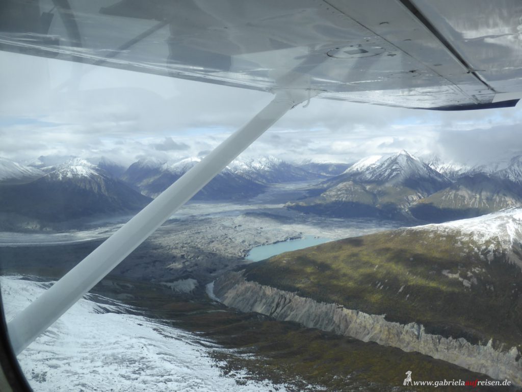 Dieses Bild hat ein leeres Alt-Attribut. Der Dateiname ist mountains-in-Kluane-National-Park-1024x768.jpg