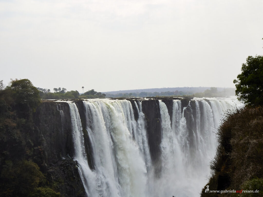 Blick-auf-Wasserfall-des-Sambesi