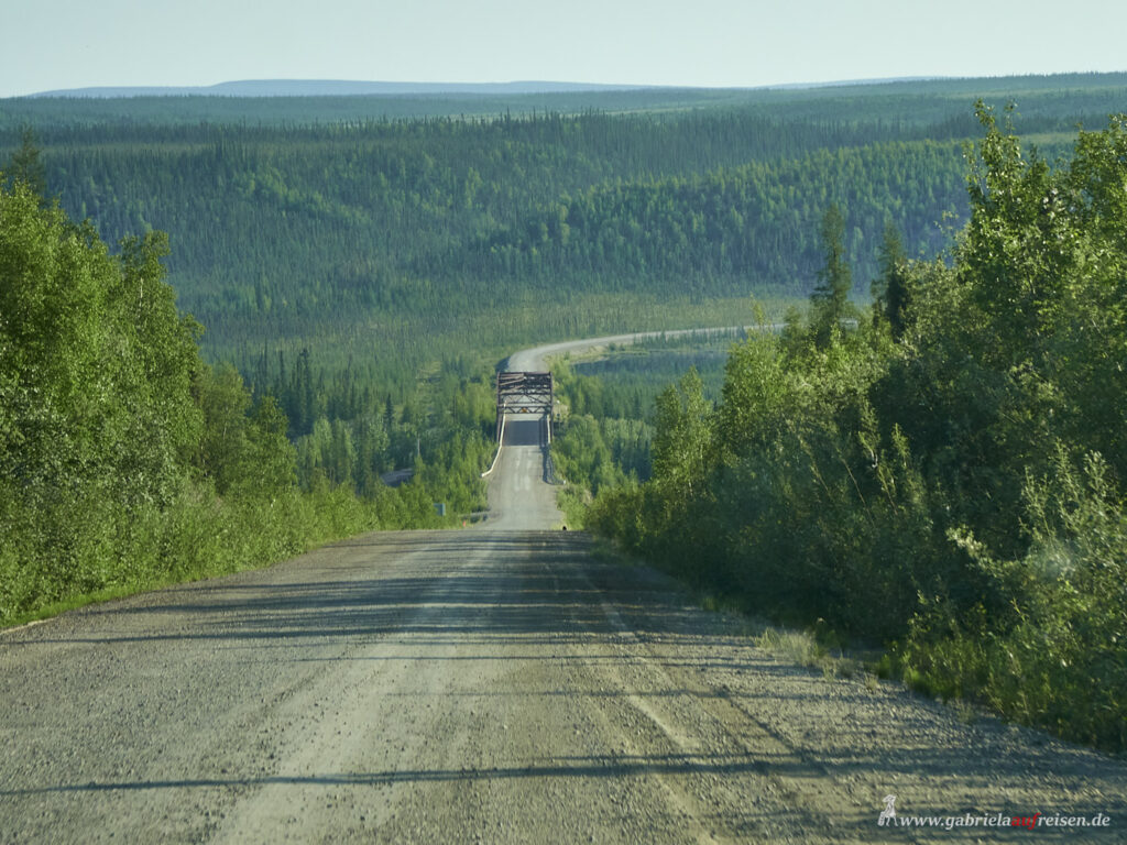 Strassenbruecke-Dempster-Highway-Yukon