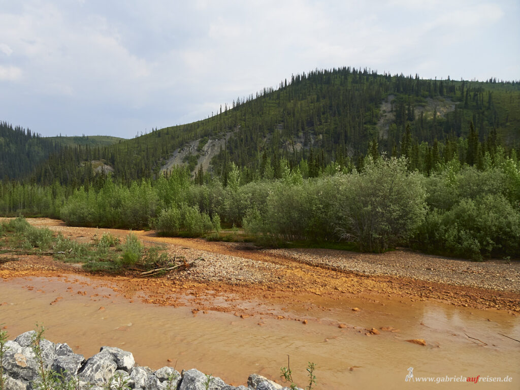 roter-Fluss-im-Yukon