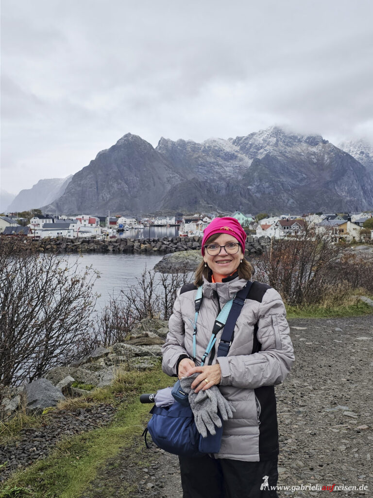 Blick-ueber-henningsvaer