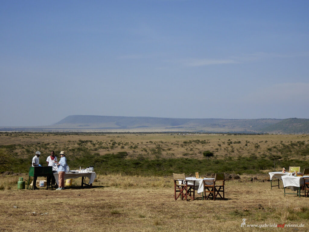 Kenia-Masai-Mara-Fruehstueck-mit-Ausblick