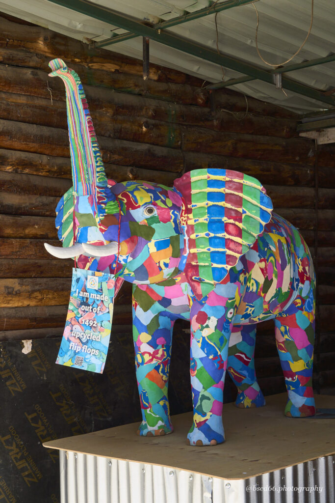ein-Elefant-aus-Recycling-Material